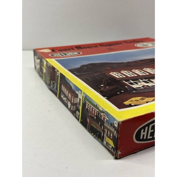 Heljan Con-Cor HO 903 Court House Square series “Crookville Bank Block” - Picture 12 of 15